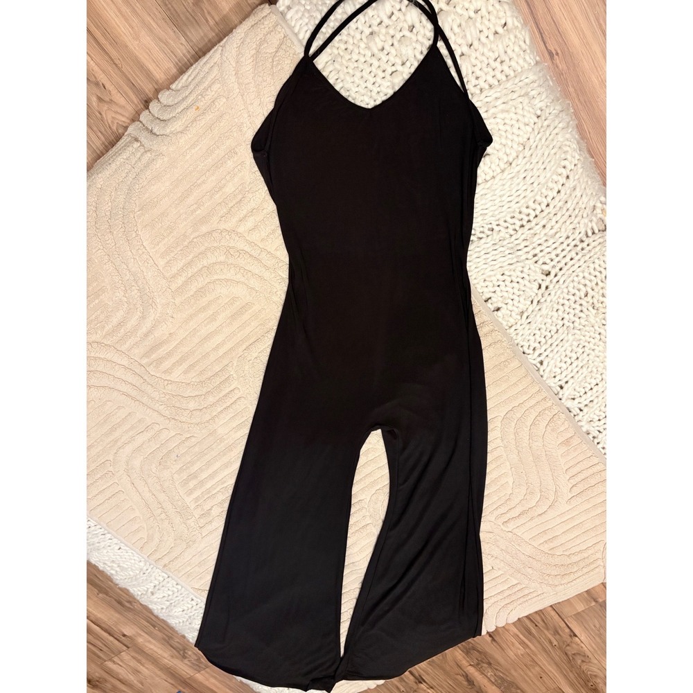 Women Black‎ Wide Leg Jumpsuit V-Neck Criss Cross Back Sleeveless Romper